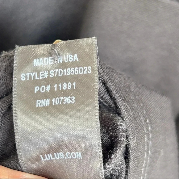 Lulu’s Hometown Girl Black Lace Skater Dress / Size Medium / Style 7SD1955D23 - Picture 6 of 6